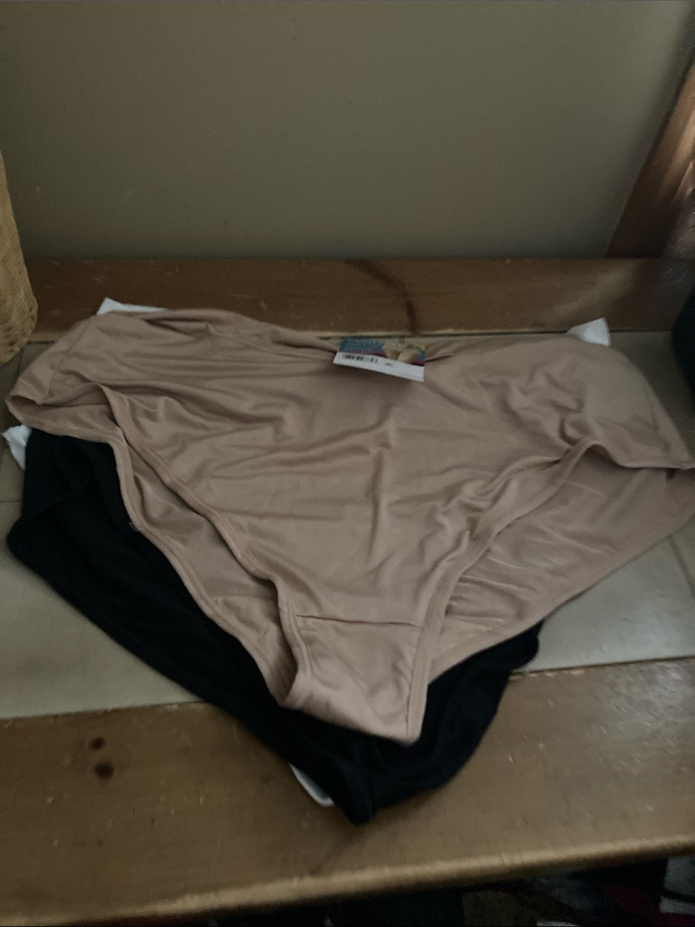 Vanity Fair Seamless Briefs - Nude & Black&White Pack 4XL/11 NWT